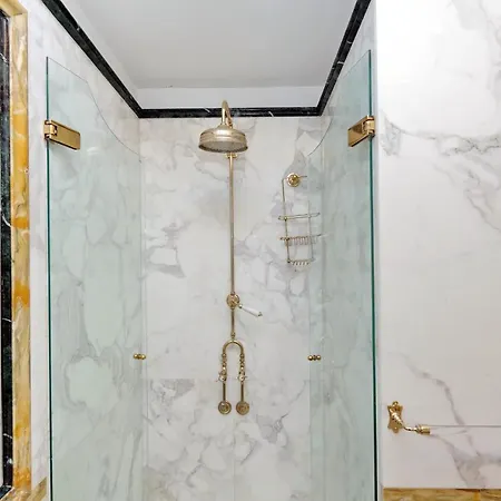 Apartamento Elegant Nearby Trevi Fountain